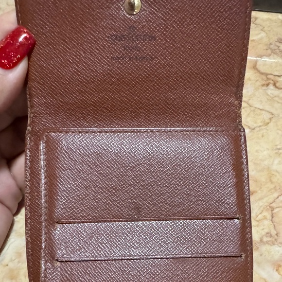 Authentic LOUIS VUITTON 
Monogram Elise Wallet - Picture 12 of 12